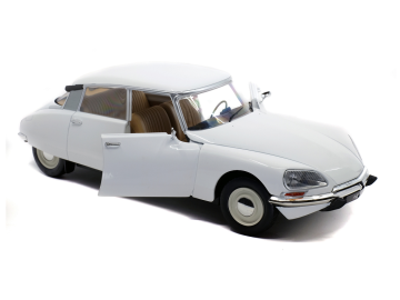 Solido kovinski model Citroen DS 18 eigrače