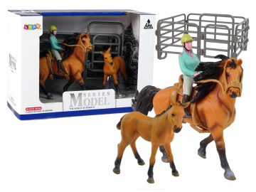 Set figur konjev z jahalko v ogradi 12377 eigrace