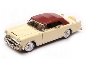 Kovinski avtomobil 1953 Packard Caribbean bež